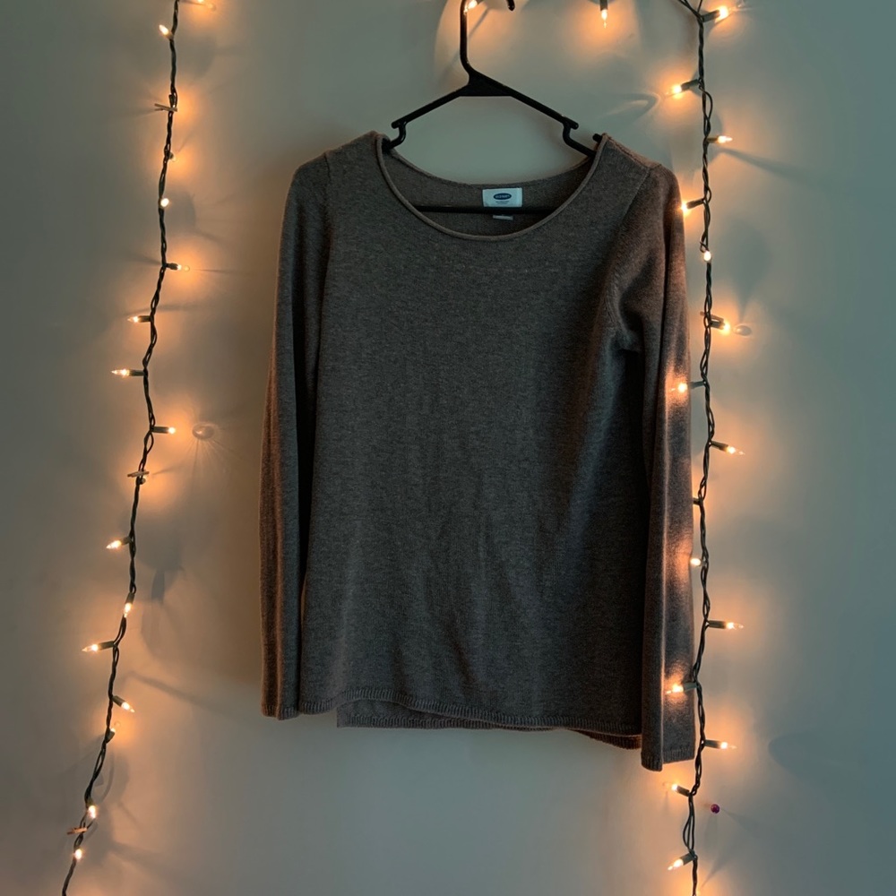 Of navy basic sweater
